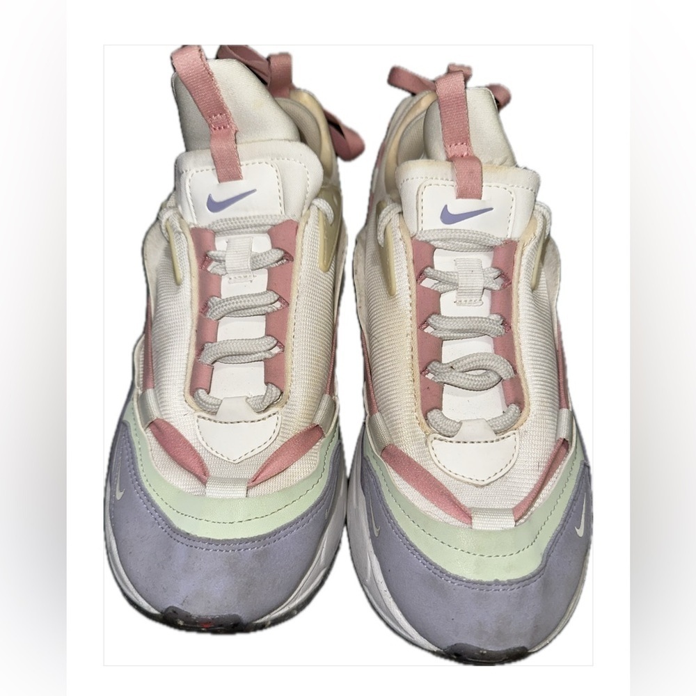Nike Woman’s Air Max Furyosa size 8 PreLoved - Picture 8 of 9
